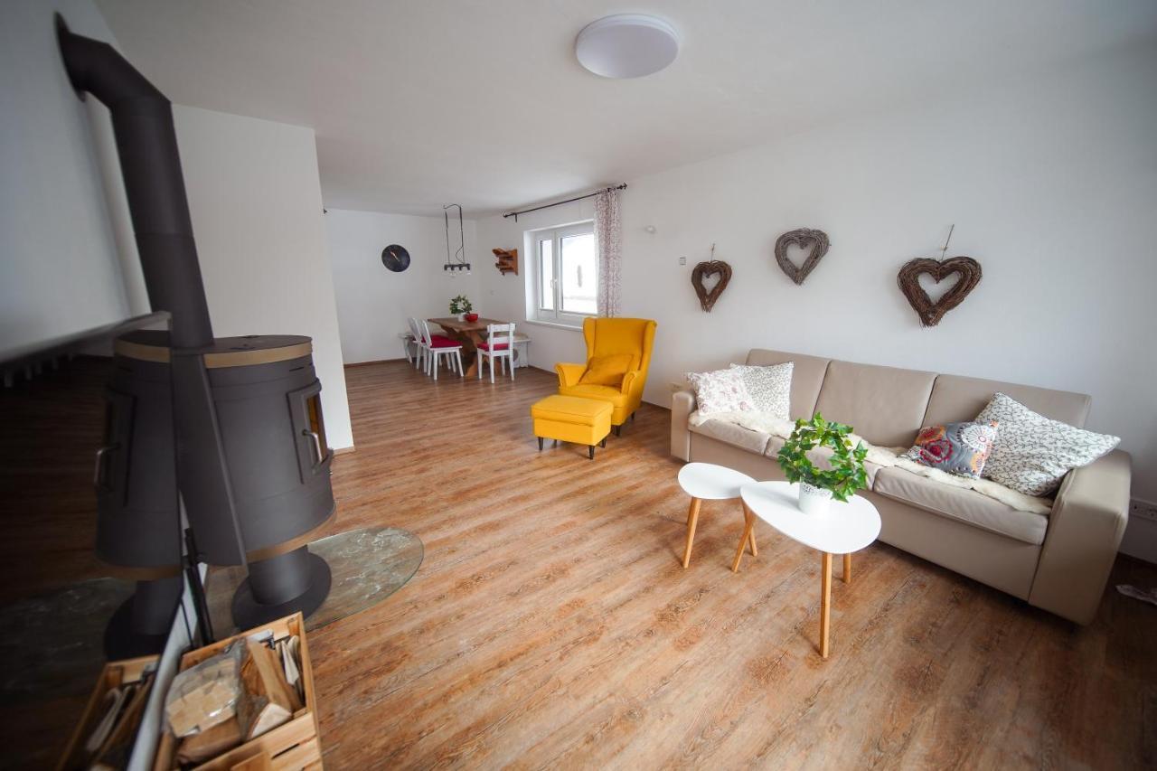 Appartamento Cozy Nest In The Heart Of Kranjska Gora Esterno foto