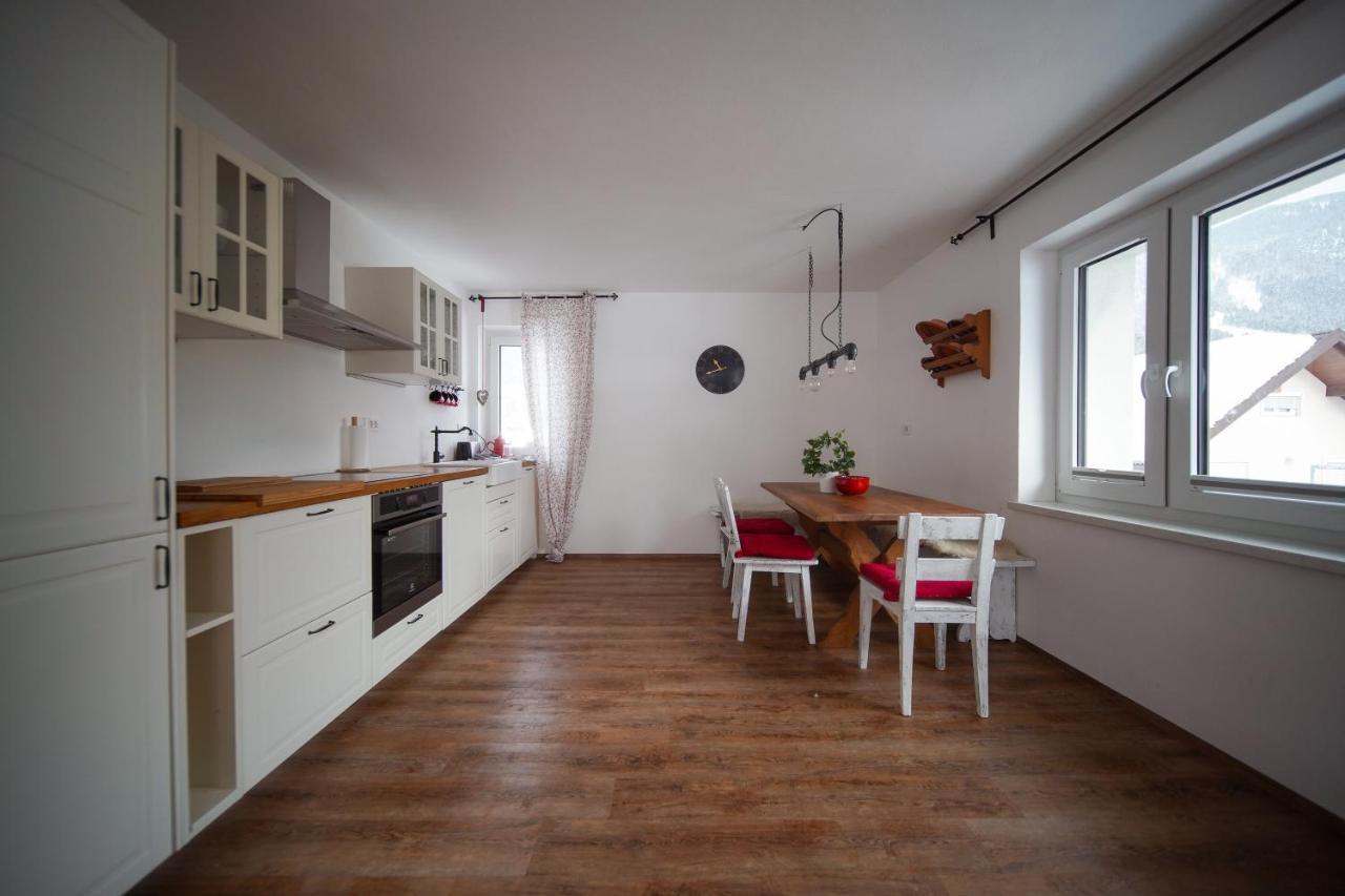 Appartamento Cozy Nest In The Heart Of Kranjska Gora Esterno foto