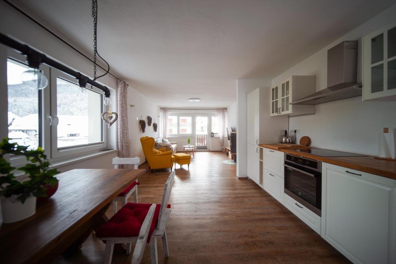 Appartamento Cozy Nest In The Heart Of Kranjska Gora Esterno foto